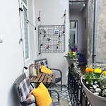 Апартаменты Fiesta On Franka 2br-6p
