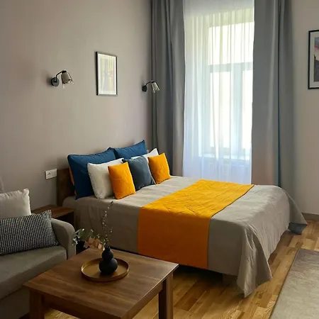 Fiesta On Franka 2br-6p Apartment Lviv