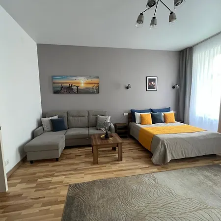 Apartment Fiesta On Franka 2br-6p Lviv