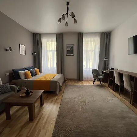 Fiesta On Franka 2br-6p * Lviv