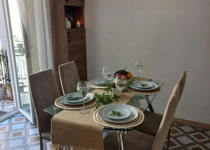 Fiesta On Franka 2br-6p شقة *