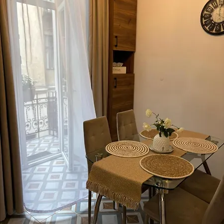 Fiesta On Franka 2br-6p Lviv
